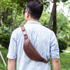 Riñonera de Cuero Genuino Crazy Horse para Hombre - Bolso Bandolera de Viaje con Compartimento para Móvil