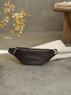 Riñonera Deportiva de Cuero Crazy Horse - Bolsa Sling Elegante