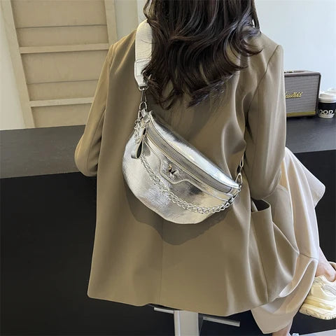 Riñonera Deportiva de Cuero con Cadena y Bolsillo para Teléfono - Diseño Moderno y Elegante