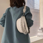 Riñonera Deportiva de Cuero para Mujer con Cadena - Mini Bolso Bandolera Elegante