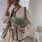Riñonera Deportiva de Cuero para Mujer con Cadena - Mini Bolso Bandolera Elegante