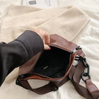 Riñonera Deportiva de Cuero Suave para Mujer - Bolso Cruzado y Bandolera