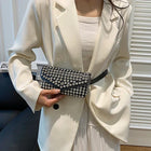 Riñonera Deportiva Mujer - Bolso Pechera de Cuero Sintético con Tachuelas, Bandolera Ajustable para Viajes y Teléfono